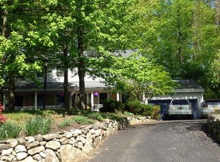 44 E Hill Rd, Cortlandt Manor, NY 10567