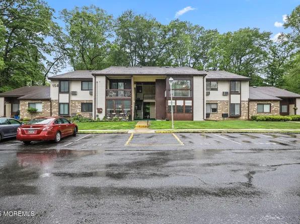 154 Cross Slope Court #J, Manalapan, NJ 07726