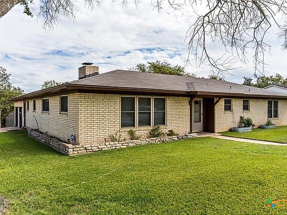 3rd image of 613 Cedar Dr