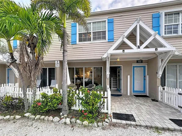 120 52nd St, Holmes Beach, FL 34217