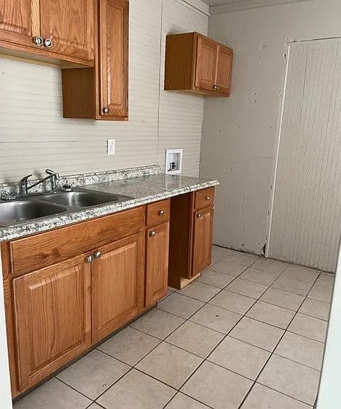 6360 Geronimo St — Photo 2