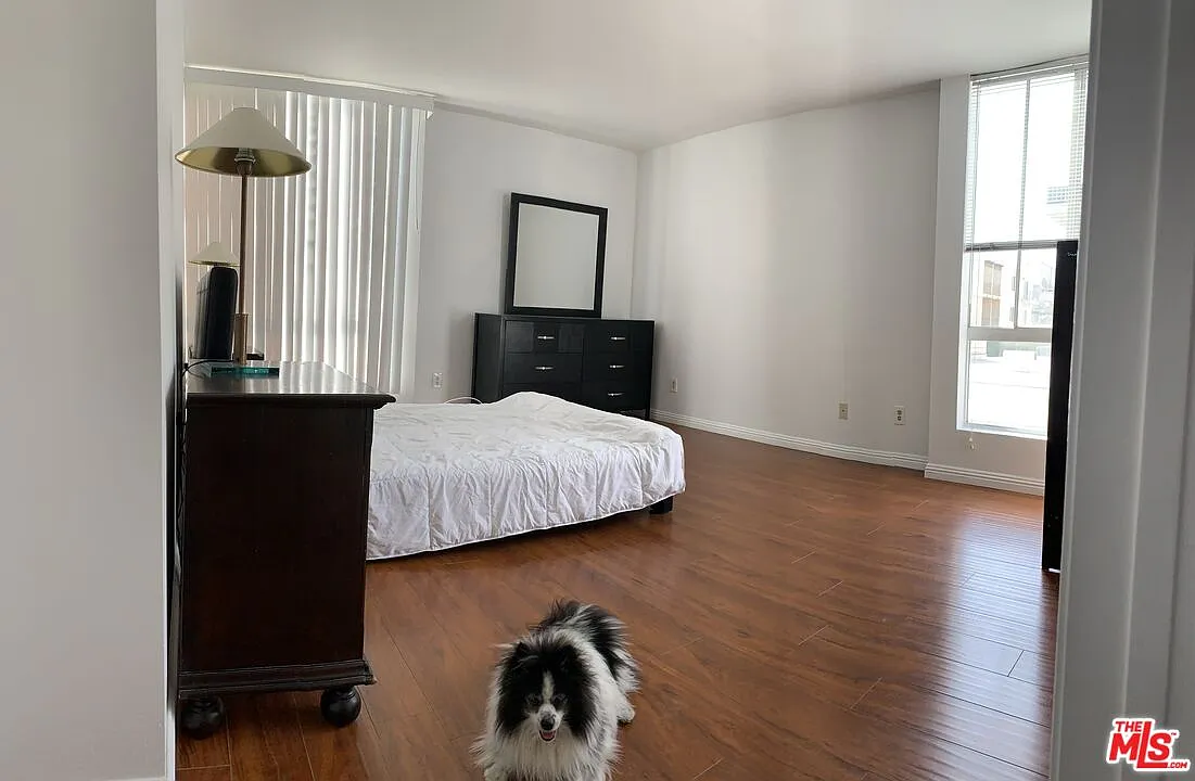 2 bed, 2.0 bath, 1350 sqft, $3,600 — Photo 3