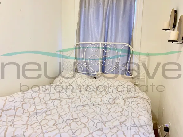 44 Joy St APT 5, Boston, MA 02114