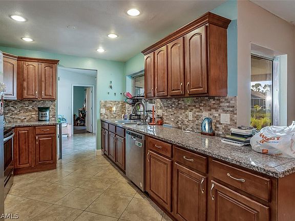 2nd image of 2418 Atlantic Cir