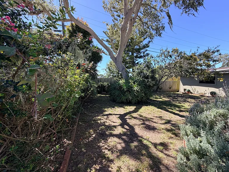 960 Forest Ave — Photo 45