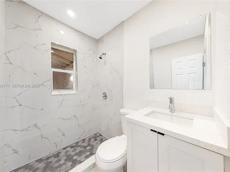 11702 NW 1st Ave #11702 — Photo 11