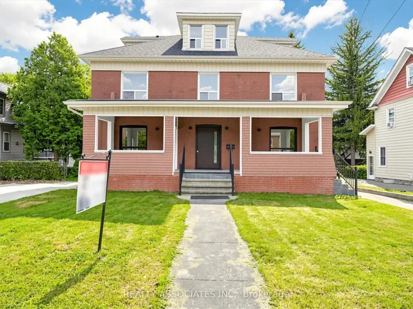 6058 Culp St, Niagara Falls, ON L2G 2B7