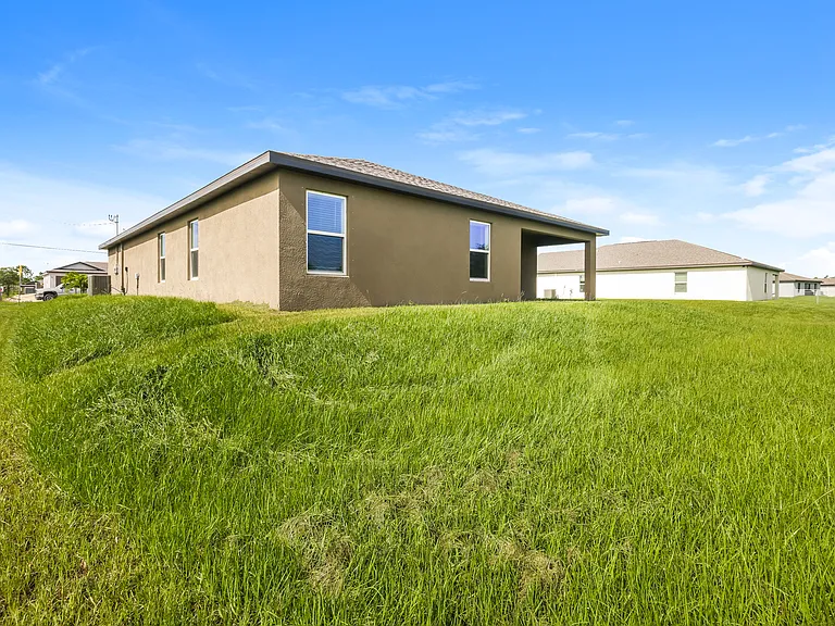 189 Blackstone Dr — Photo 5