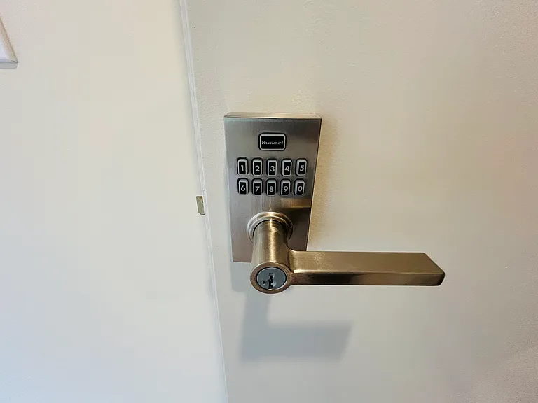 50 King St #3 — Photo 5