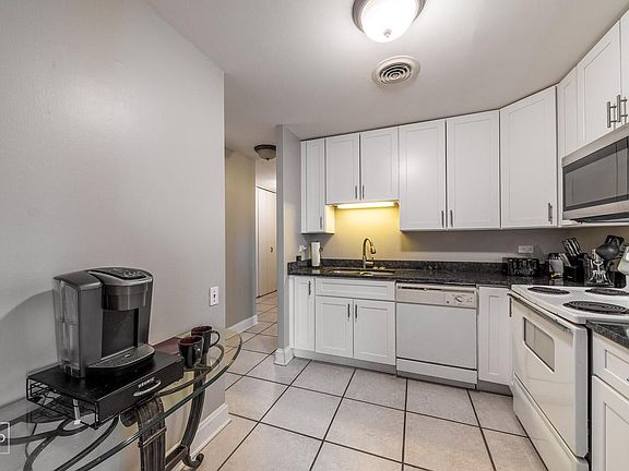 5th image of 420 Walnut Creek Ln Unit 3104