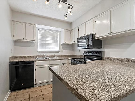 5th image of 419 Cedarwood Dr #419