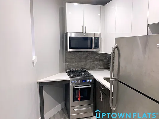 Rented by Uptown Flats LLC | media 9