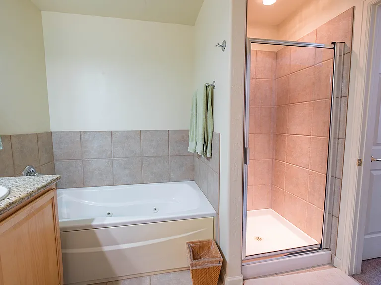 178 Lake View Cir W — Photo 27