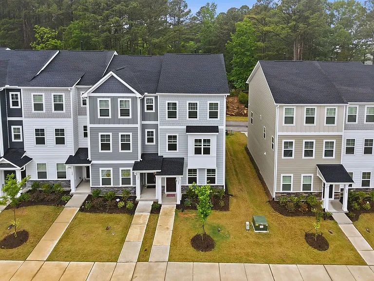324 Hemley Trl — Photo 4