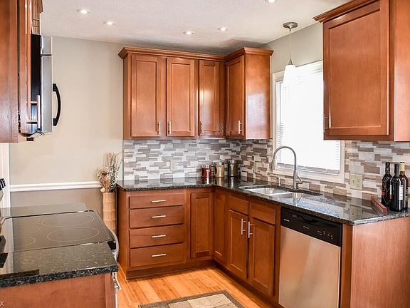 4th image of 2354 25th St