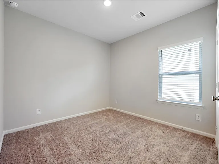 16632 Aurora St — Photo 18