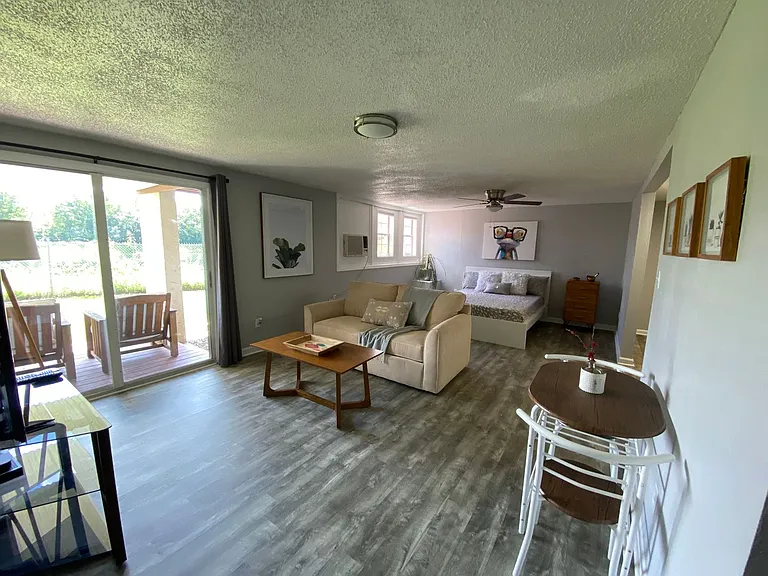 1327 Airport Dr #E11 — Photo 24