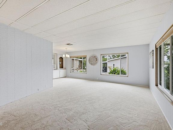 5th image of 36 Isabel Ave #95