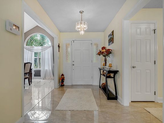 4th image of 8344 Shenandoah Dr