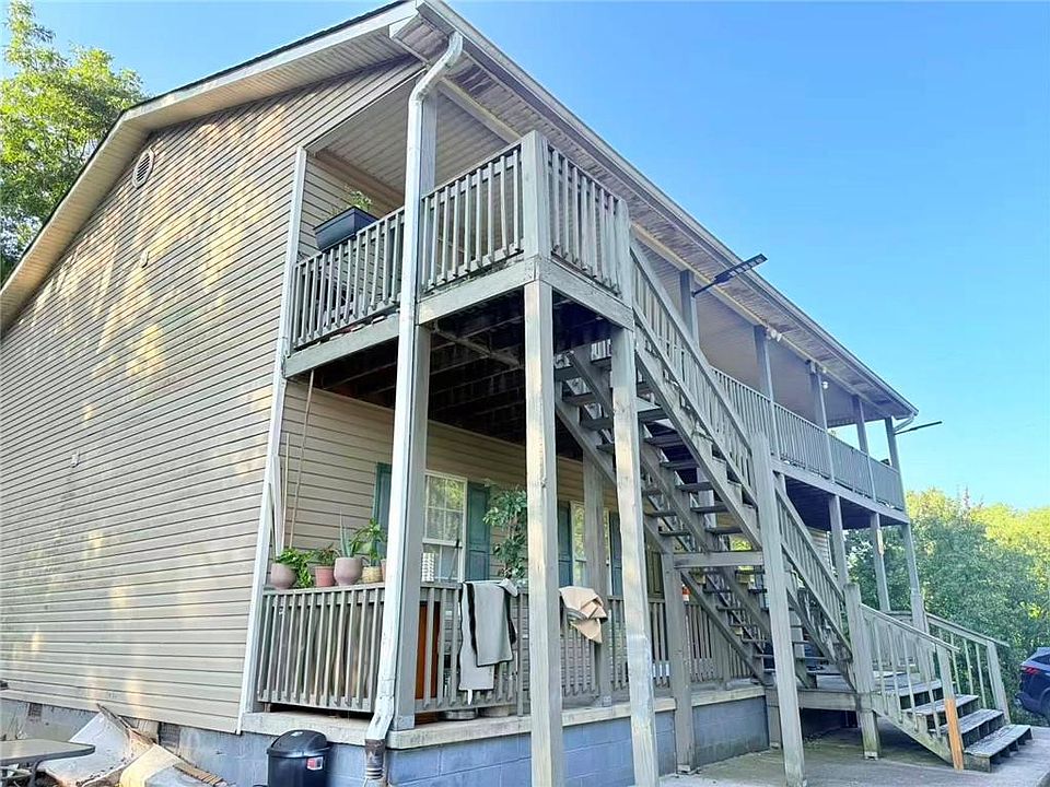 2nd image of 1010 Trammell St