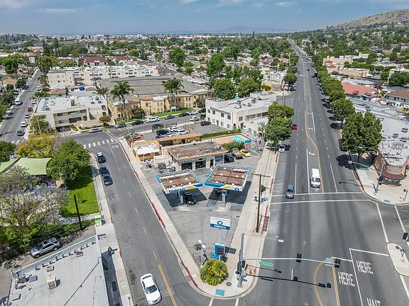 4th image of 2005 N Glenoaks Blvd