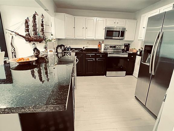 4th image of 2780 NE 183rd St APT 311