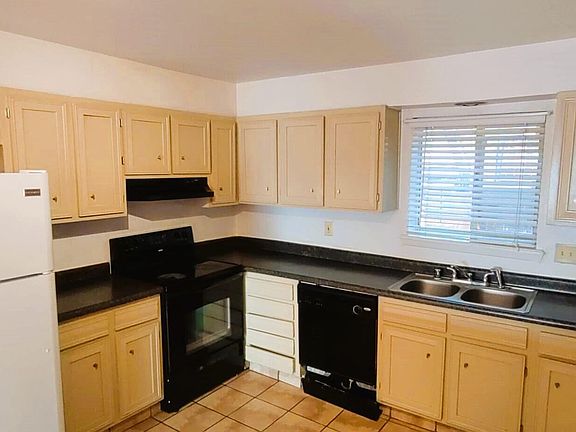 4th image of 4433 Stanton St #361