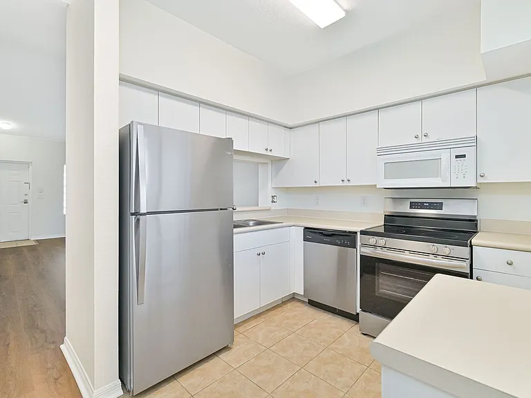 8546 Bernwood Cove Loop #1104 — Photo 7