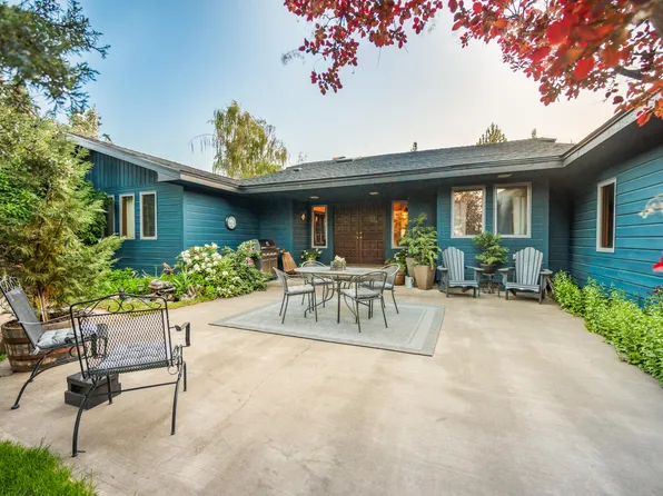 1686 NE Negus Way, Redmond, OR 97756