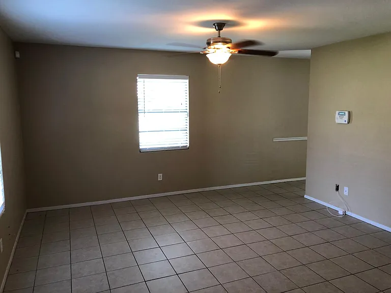 831 Trailwood Dr E — Photo 2
