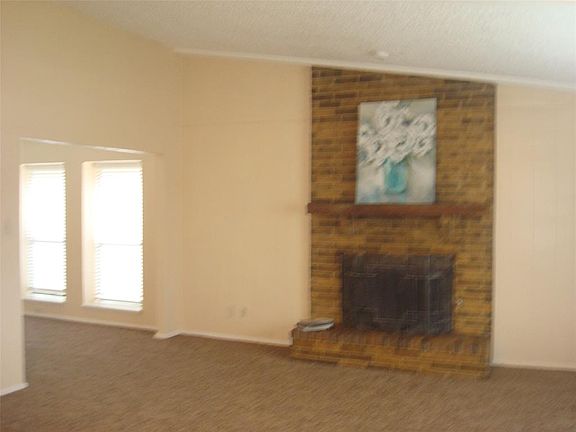 4th image of 2013 Glencrest Ln