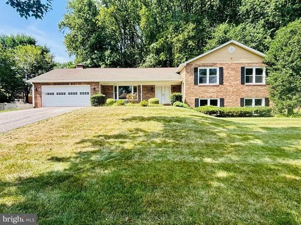 6204 Gideon St, Bowie, MD 20720