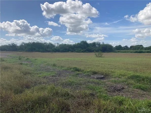 N McCullough St, San Benito, TX 78586