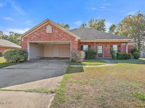 557 Oak Park Cir, Pearl, MS 39208