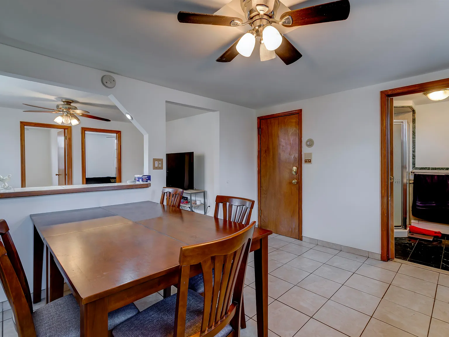 2 bed, 1.0 bath, 800 sqft, $3,500 — Photo 4
