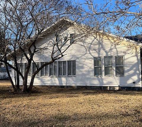 2nd image of 325 Centennial Ave