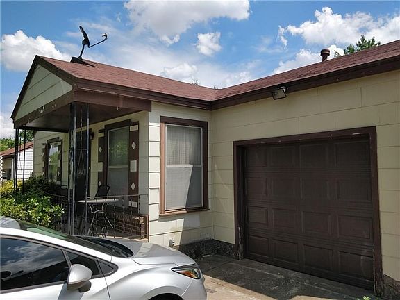 2nd image of 3812 SE 26th St