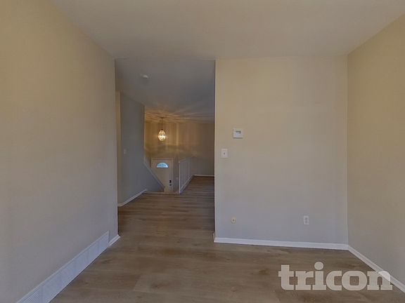 4th image of 1317 Doyle Pl