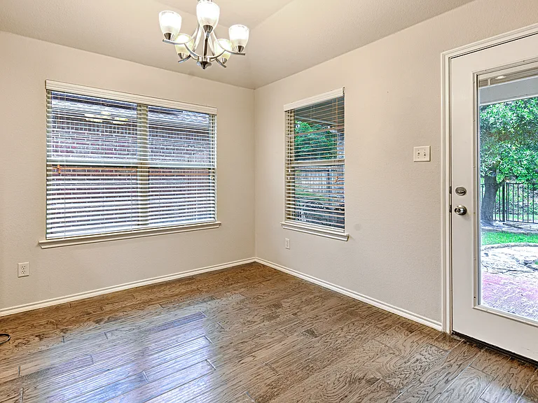 2805 Leslie Ln — Photo 16