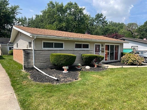 2nd image of 671 River Dr