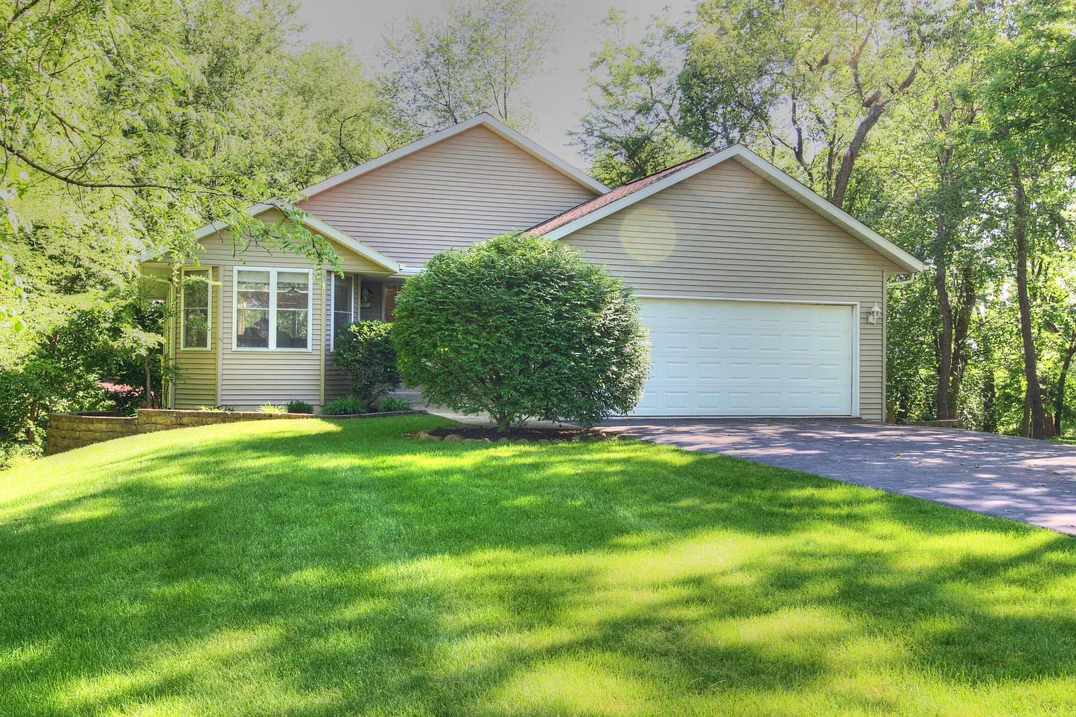 1222 Lake Summerset Rd photo 1