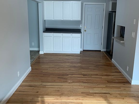 4th image of 2408 Calgary St