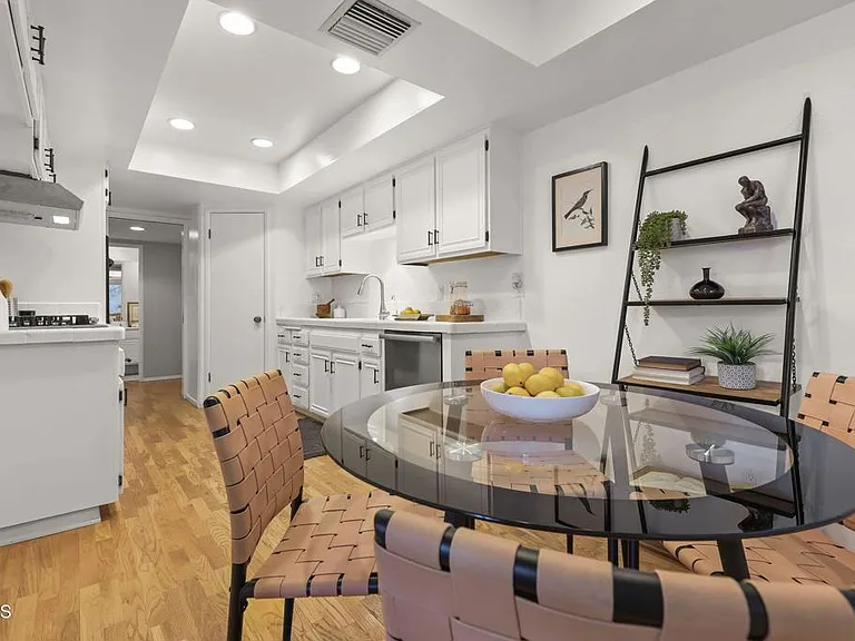 640 S Lake Ave #105 — Photo 15