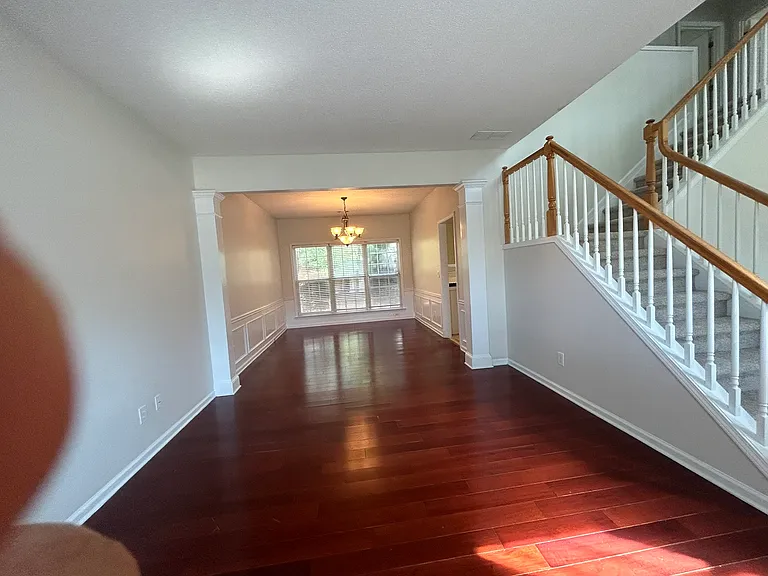 180 Sessingham Ln — Photo 3