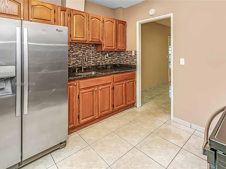 1015 Cortez St — Photo 10