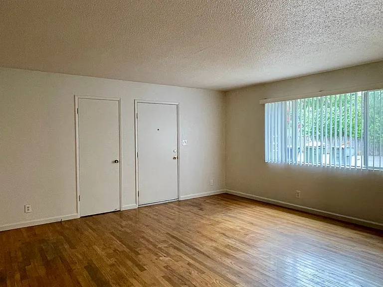 3474 Nicolet Ln — Photo 2
