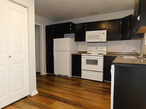 1805 Mayo St #6 Photo 1