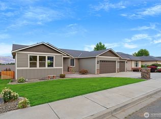 76 S Meadowbrook Lane, East Wenatchee, WA 98802