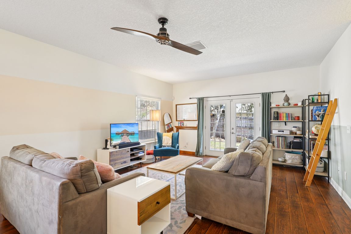 next background image