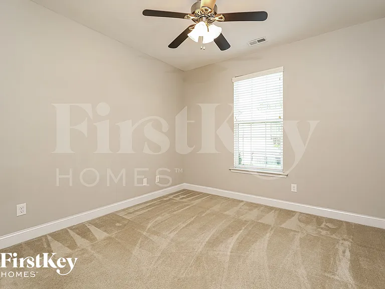 1643 Ashmead Ln — Photo 13